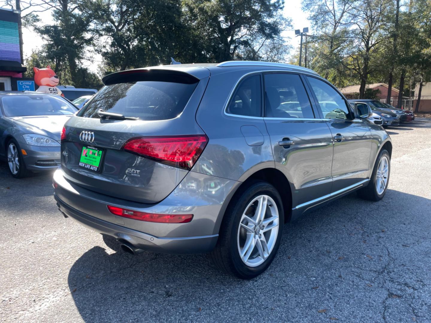 2013 GRAY AUDI Q5 PREMIUM PLUS (WA1LFAFP1DA) with an 2.0L engine, Automatic transmission, located at 5103 Dorchester Rd., Charleston, SC, 29418-5607, (843) 767-1122, 36.245171, -115.228050 - Photo#6